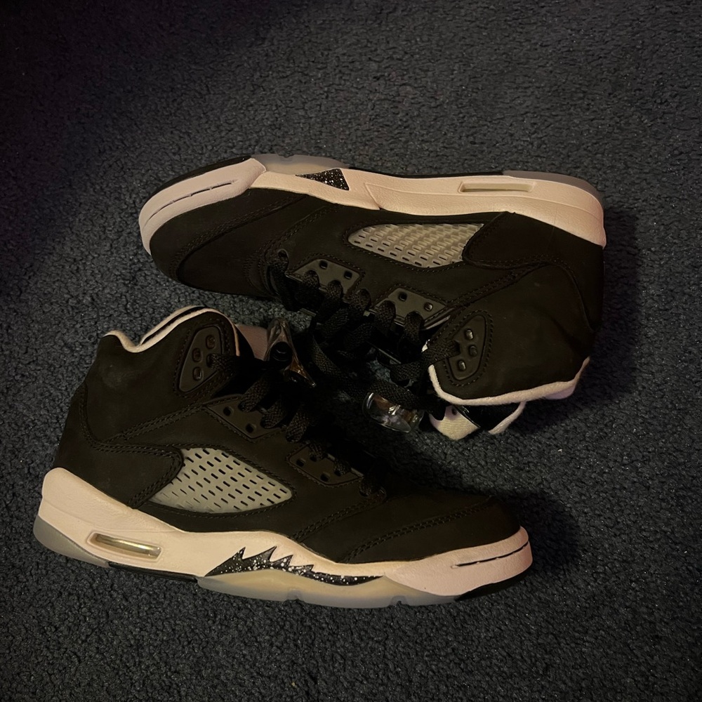 Jordan 5 black and white GS 4.5